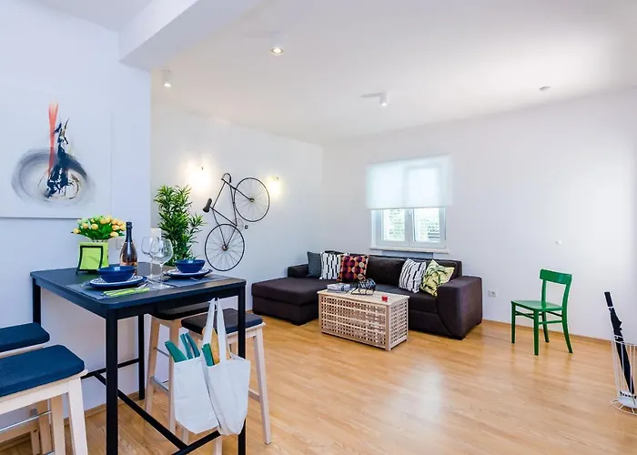 Private Garden Apartment