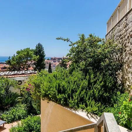 Private Garden *